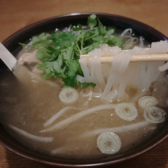 能代の居酒屋『diningキイモン』- 地元食材とアットホームな雰囲気で楽しむディナー