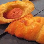 壱弐参 CAFE - 粗びきフランクソーセージを切ったところ