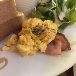 カピアンコーヒー - フワトロの玉子とベーコン