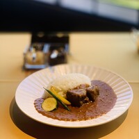 万平ホテル メインダイニングルーム - ③ 4500円：牛ホホ肉の煮込みカレー