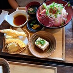季のすけ食堂 - 季のすけ海鮮丼天ぷら盛合せ