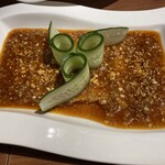 百菜百味 - 豚肉スライスのニンニクソース？肉少なめだけど、味は好み。