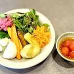 vin hut doki - サラダ         プチトマトのマリネ