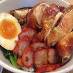金陵 - 叉焼＆焼き鶏 二種盛丼