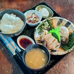 光る海 - 活ホッキ刺定食