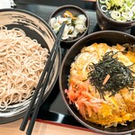 ゆで太郎 もつ次郎 - 満腹カツ丼セット