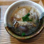 GOHANYA 灯 - 出汁で炊いた鶏と、きのこのみぞれ煮
