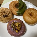 HOW DOUGHNUTS - 料理写真: