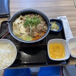 吉野家 - 牛すき鍋膳、早く食べたくて卵割る前に撮るの忘れてました(-.-;)y-~~~