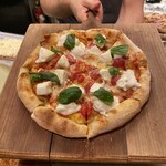 ザ ピッツァバー ON 38TH - 