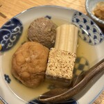 寿司トおでん にのや - おでん(つみれ、焼き豆腐、ちくわぶ、にのや揚げ)