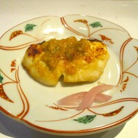 懐韻 - 焼物：ふっくらと焼き上げた 鯛の葱味噌焼きです。葱味噌の葱のシャキシャキ感が堪りません。
