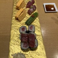 おやじ最後の握り 心斎橋店 - 馬刺しにぎり、たまご、鉄火巻き、芽ねぎ