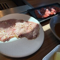 焼肉うしごろ 新宿三丁目店 - 