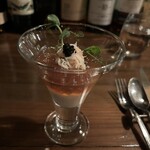 ビストロ クプレ - ズワイ蟹のコンソメジュレ　キャビア添え
