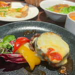 BistroW - ナポリの星付きレストラン出身の料理長が腕を振るうメインディッシュを選びます。