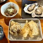 そば処 とんぼ - 肉盛り、蒸し牡蠣、天ぷらの舞茸、きす、穴子（家族の分も込み）