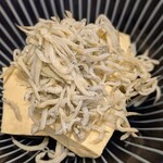 うおいちマーケット - しらすが安い安い。