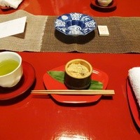 俵屋旅館 - ウェルカムドリンク？！チェックインした後の緑茶と自家製わらび餅
