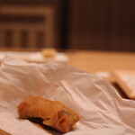 交番通り 四十 - 牡蠣の春巻き