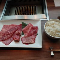 焼肉うしごろ 新宿三丁目店 - 