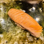 鮨桂太 - 鰆 ※薫香が魚の美味さを引き立てます！