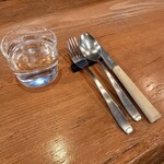 ワイン食堂 Yama - フォーク、スプーン、ナイフを用意してくれます
