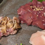 焼鳥 まっすぐ - 厳選！本日の鳥刺三種¥1,500