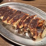 大衆酒場 三呑み屋 - 薄皮焼き餃子