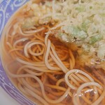 加賀 - 汁(つゆ)も麺も旨い。