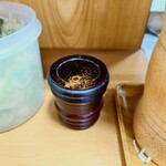 加賀 - 潔い"七味のみ"装備は、味自慢の証。