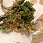 きくち - 同じく旬な山菜のてんぷら・・使用されているお塩がまた美味しかった