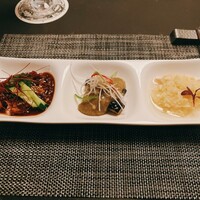 真皿 - よだれ鶏、ピータンダレの茄子、ねぎ塩生姜鶏