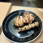 もつ焼　ふじ - 手羽先とシロ