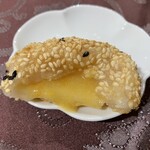 菜香新館 - 胡麻団子の中のとろーり