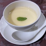 菜香新館 - 夢見ごこち、なめらか杏仁豆腐