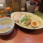 麺 ヒキュウ 六甲道店 - 鶏白湯魚介つけ麺　特盛1000円　このレベルのつけ麺が特盛のボリュームで1000円は破格！