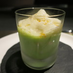 エクアトゥール - 26年5月　グリーンピースとハマグリのポシェ、オレンジ風味