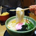 本格手打うどん 麺むすび - リフト。