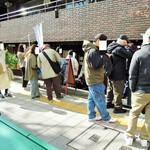 銀蔵 - １１時１５分のお店前の待ち！