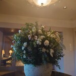 273596414 - 玄関のお花