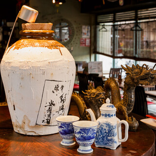 味わい深い紹興酒や泡まで美味しいビールなどこだわりのドリンク