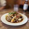 バーンウエンター - バッホイラーイ（アサリとバジルのチリソース炒め） なかなかタイ料理としては珍しい料理でこの小さなレストランにあるとは、と、少しばかり感激。 そして、とにかく美味い。甘辛いソースにアサリの食感がたまらなく美味しい。