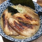 焼豚食道 - 20140518　焼豚ラーメン（こってり・太麺）1050円