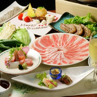 誕生日・記念日｜乾杯酒＆デザートプレート付コース8,500円