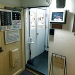 カプセルモンスター - ブティック外観