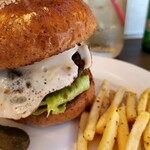 ケーエヌシーダイナー - 