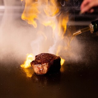 【熟成黒毛和牛を鉄板焼きで】厳選のお肉をご堪能ください