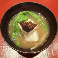 照寿司 - クエの骨を焼いて出汁を引いた鍋(松茸入り)