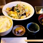 料理屋K - 魚介と野菜の塩炒め定食(850)